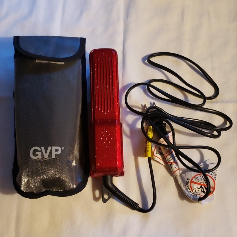 FLAT IRON / HAIR STRAIGHTENER